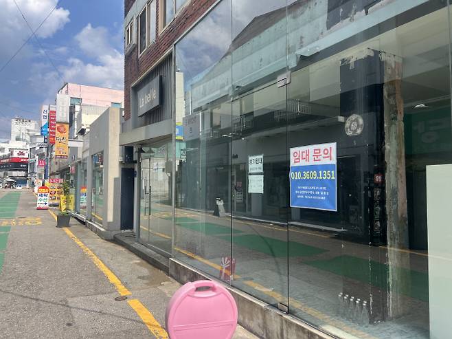 20일 광주 동구 충장로에 위치한 점포에 임대 문구가 크게 걸려 있다. /박건우 기자