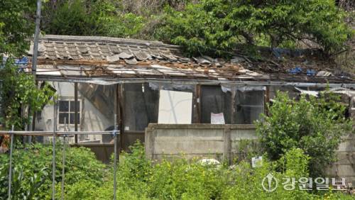 ◇홍천읍내에 있는 빈집. 사진=신하림기자