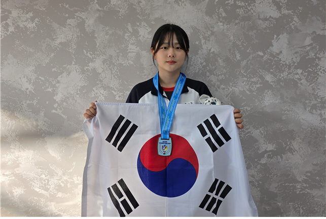 제16회 쉼켄트 아시아사격선수권대회 공기소총 여자 주니어부 개인전에서 금메달을 차지한 김효빈(남부대). 사진| 대한사격연맹