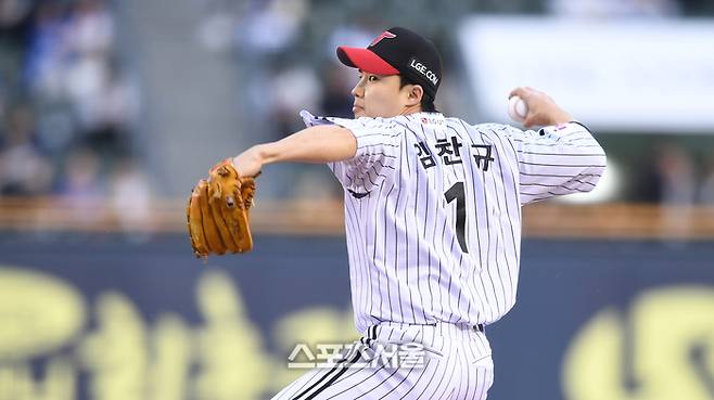 LG 선발투수 임찬규가 16일 잠실구장에서 열린 2025 KBO리그 삼성과 경기에서 역투하고 있다. 잠실 | 최승섭기자 thunder@sportsseoul.com