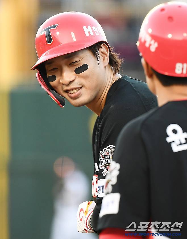 26일 부산 사직구장에서 열린 KIA와 롯데의 경기. 2회초 2사 만루고종욱이 1타점 적시타를 친 후 기뻐하고 있다. 부산=정재근 기자 cjg@sportschosun.com/2025.7.26/