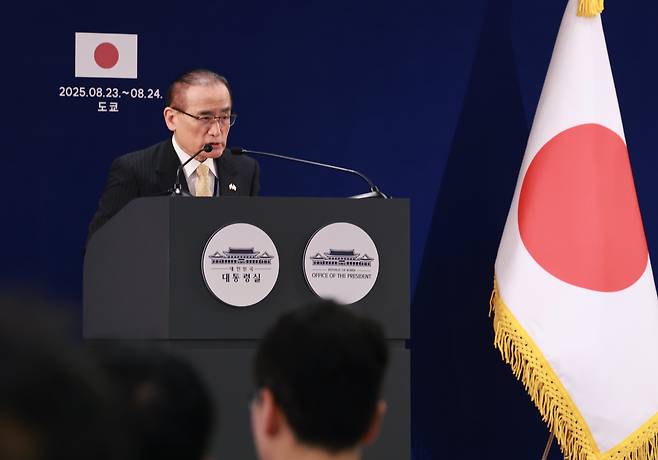 위성락 국가안보실장이 24일 일본 도쿄의 한국프레스센터가 마련된 호텔에서 이재명 대통령의 일본 방문 관련 브리핑을 하고 있다. /연합뉴스