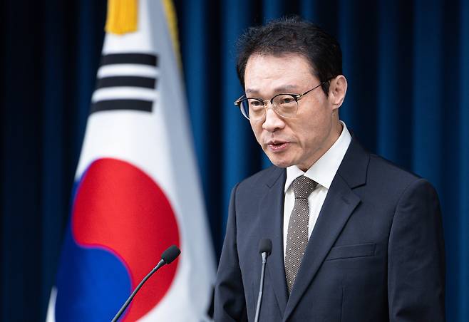 이규연 대통령실 홍보소통수석이 24일 서울 용산 대통령실 청사에서 '이재명 정부 소통 80일' 회고와 과제 관련 브리핑을 하고 있다./뉴스1