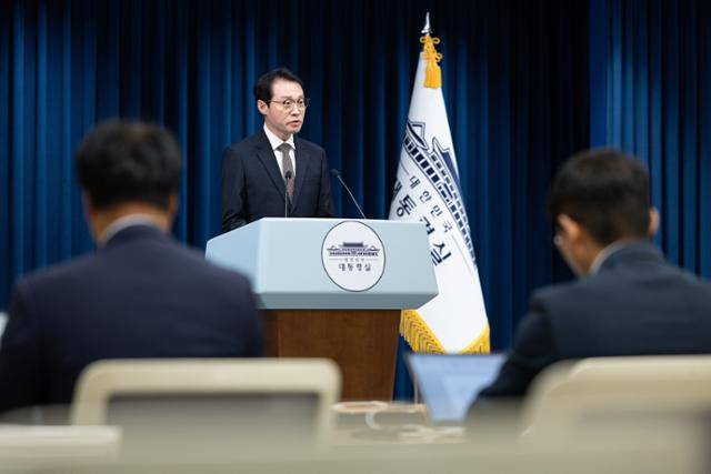 이규연 대통령실 홍보소통수석이 24일 서울 용산 대통령실 청사에서 이재명 정부 소통 80일 회고와 과제 관련 브리핑을 하고 있다. 뉴스1