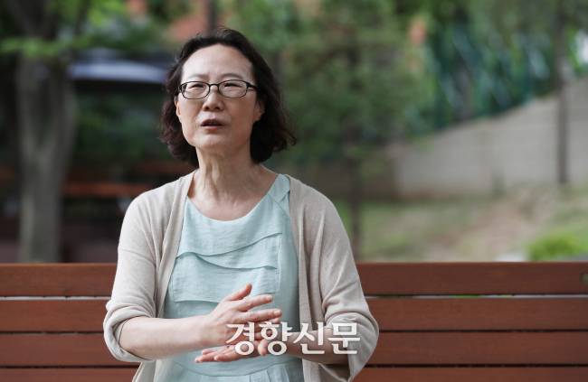정혜경 일제전쟁유적네트워크 대표가 경향신문과 인터뷰하고 있다. 김창길 기자
