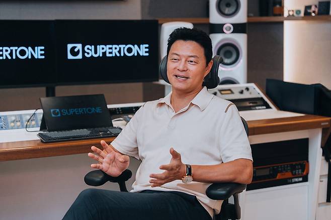 음성 AI 기술 기업 수퍼톤의 설립자이자 CEO 이교구 서울대 교수는 "음성 AI 기술이 창작자의 상상력을 자극할 수 있다"고 강조한다. 수퍼톤