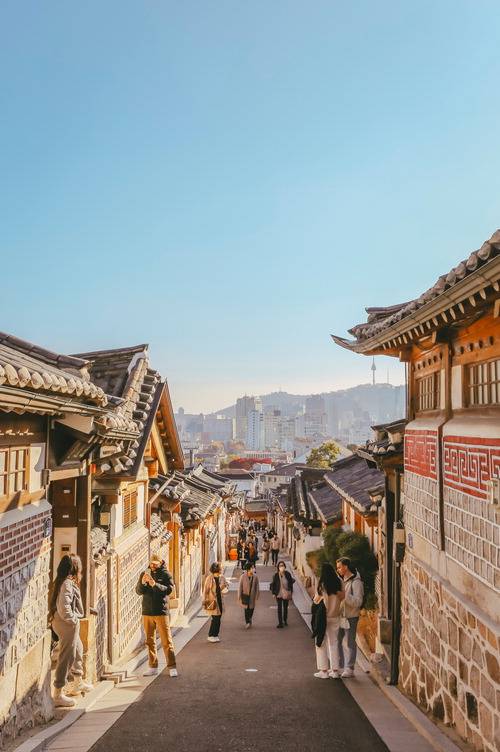 외국인 관광객들의 핫플레이스인 서울 북촌.  UNSPLASH