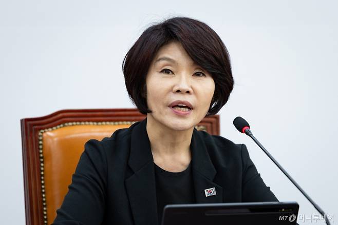 (서울=뉴스1) 유승관 기자 = 한정애 더불어민주당 정책위의장이 24일 서울 여의도 국회에서 기자간담회를 열고 민주당의 2024회계연도 결산 심사 방향에 대해 밝히고 있다. 2025.8.24/뉴스1  Copyright (C) 뉴스1. All rights reserved. 무단 전재 및 재배포,  AI학습 이용 금지. /사진=(서울=뉴스1) 유승관 기자