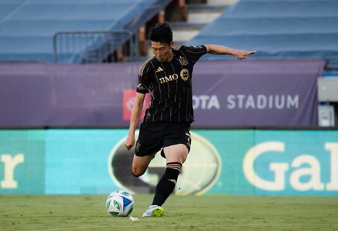 ▲ 축구통계매체 '풋몹'은 손흥민에게 양 팀 통틀어 최고 평점인 8.8을 매겼다. 손흥민은 이날 득점뿐만 아니라, 총 8번의 기회를 창출했으며 슈팅은 8번을 때렸다. 패스 성공률은 81%(35/43)였다. ⓒ LAFC
