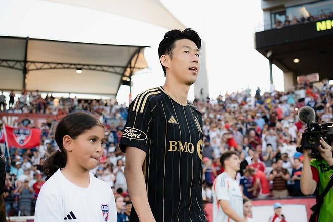 ▲ 축구통계매체 '풋몹'은 손흥민에게 양 팀 통틀어 최고 평점인 8.8을 매겼다. 손흥민은 이날 득점뿐만 아니라, 총 8번의 기회를 창출했으며 슈팅은 8번을 때렸다. 패스 성공률은 81%(35/43)였다. ⓒ LAFC