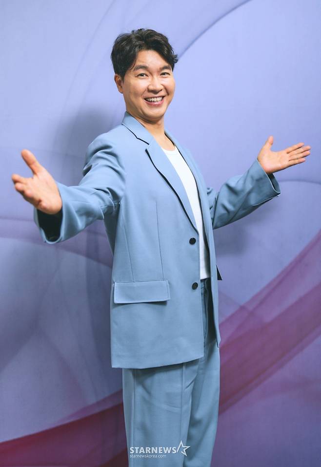 코미디언 박수홍이 19일 진행된 TV조선 예능 '우리 아기가 태어났어요' 발대식에 참석해 포즈를 취하고 있다. /사진제공=TV조선 2025.08.19 /사진=이동훈 photoguy@