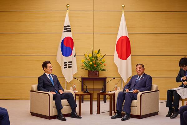 1박2일 일정으로 일본을 방문한 이재명 대통령이 23일 일본 도쿄 총리 관저에서 이시바 시게루 일본 총리와 한일 정상 소인수회담을 하고 있다. 2025.8.24 /공동취재