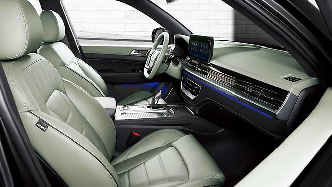 KGM 렉스턴 뉴 아레나 실내