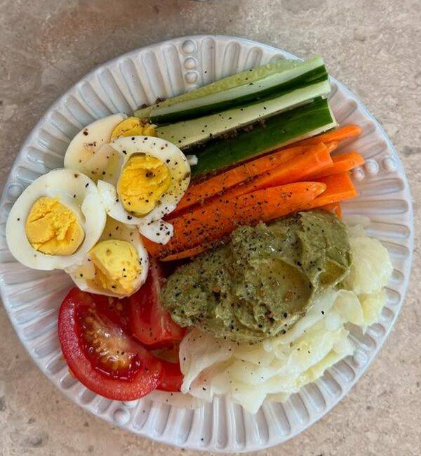 식전 삶은 계란으로 포만감을 주면 식욕 조절에 도움이 된다. [사진=설수현 SNS]