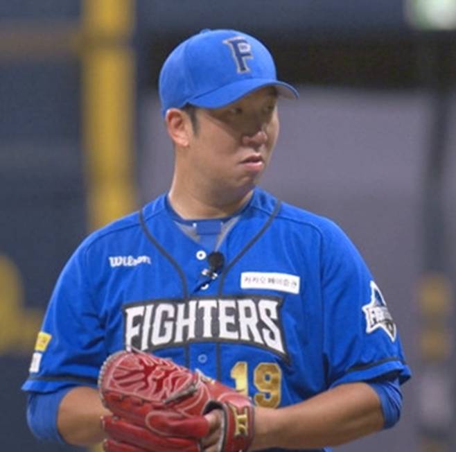 '불꽃야구' 신재영, '신인왕'의 품격 보여주나 했더니…갑작스러운 위기에 '흔들'