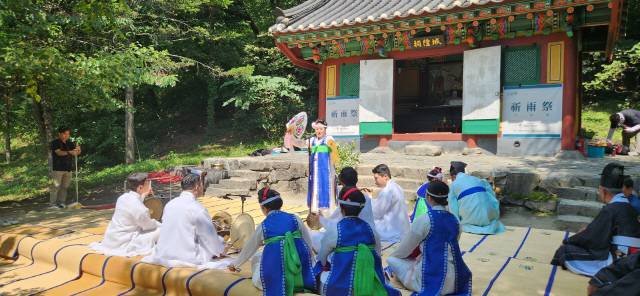 ▲ 강릉단오제보존회는 23일 대관령산신당·대관령국사성황사에서 기우제(祈雨祭)를 지냈다.