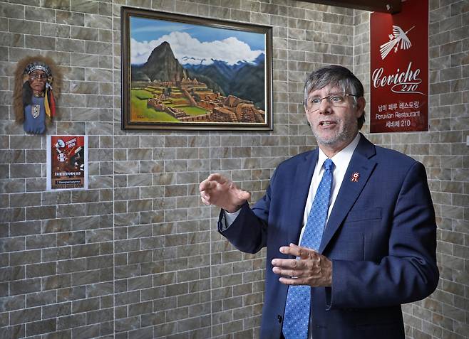 Paul Duclos, Peru’s ambassador to Korea, speaks during an interview with the Korea JoongAng Daily at Ceviche 210 in Pyeongtaek, Gyeonggi, on July 17. [PARK SANG-MOON]