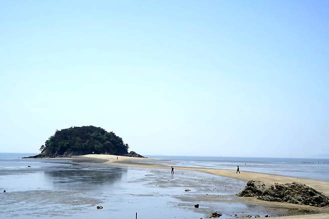 인천 영흥도 목섬 ‘모세의 기적’