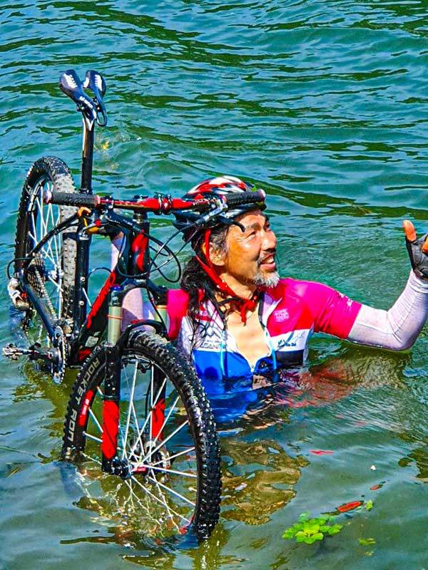 2019년 5월 백두대간과 9정맥 완주를 마치고 낙동강에 몸을 던졌다.