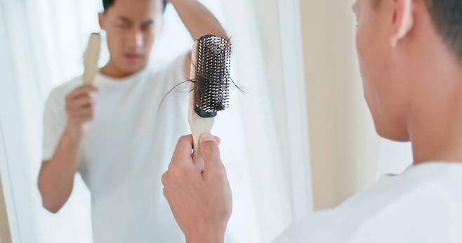 탄산음료나 단 음료를 많이 마시는 남성은 탈모 위험이 크게 높아지는 것으로 나타났다. [사진=클립아트코리아]