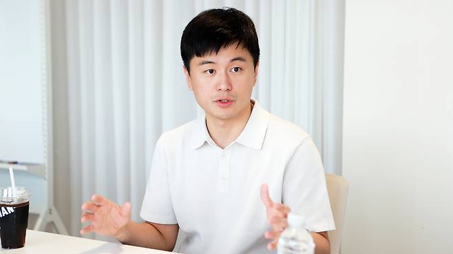 이강욱 크래프톤 딥러닝본부장이 22일 서울 강남구 역삼동 크래프톤 본사에서 취재진을 만나 인터뷰하고 있다.(크래프톤 제공. 재판매 및 DB금지)2025.8.22/뉴스1