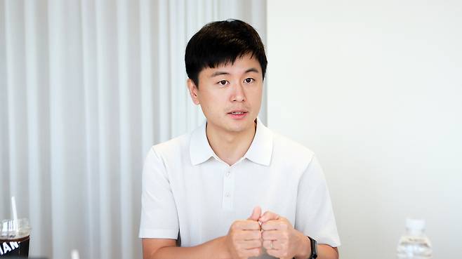 이강욱 크래프톤 딥러닝본부장이 22일 서울 강남구 역삼동 크래프톤 본사에서 취재진을 만나 인터뷰하고 있다.(크래프톤 제공. 재판매 및 DB금지)2025.8.22/뉴스1