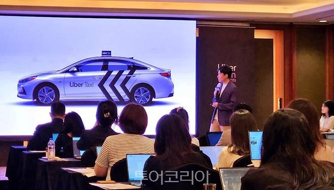 우벅택시는 기사의 추가 수익을 창출할 수 있는 '래핑 옵션'을 발표했다.