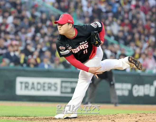 26일 인천 SSG전에서 0이닝 2피안타 1피홈런 1실점한 조상우. IS 포토