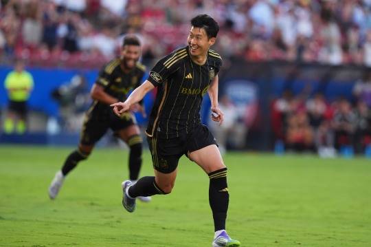 골세리머니를 펼치는 손흥민. 사진=연합뉴스