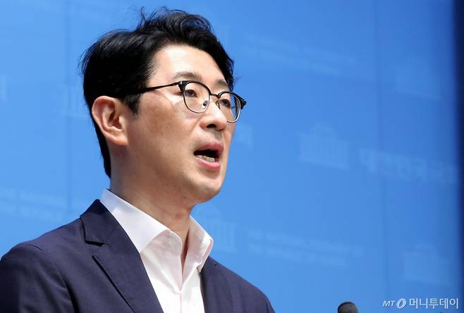 [서울=뉴시스] 조성봉 기자 = 주진우 국민의힘 의원이 13일 오후 서울 여의도 국회 소통관에서 열린 '특혜·공범 사면 금지법' 관련 기자회견에서 발언을 하고 있다. 2025.08.13. suncho21@newsis.com /사진=조성봉