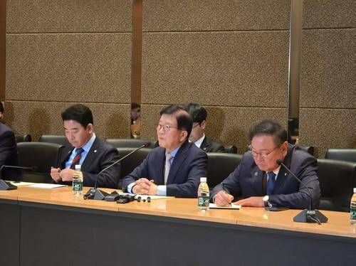 중국 특사단장 박병석 전 국회의장(가운데) [베이징특파원 공동취재단 제공]