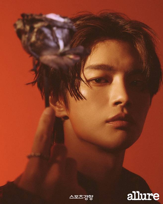 화보를 촬영한 배우 서인국. 얼루어 코리아 제공