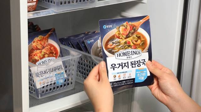 초간편 국물요리는 부피가 작아 냉동실에 많은 양을 수납할 수 있다./사진=청정원 홈페이지