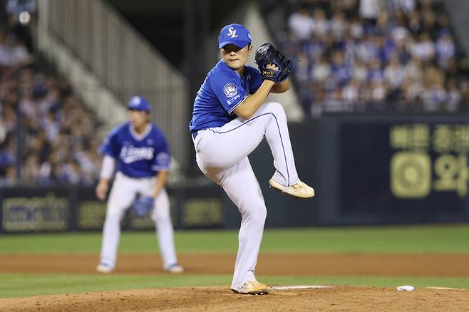 삼성 이승민이 26일 서울 잠실구장에서 열린 2025 KBO리그 두산전에 등판해 역투하고 있다. 사진 | 삼성 라이온즈