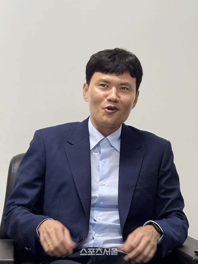 강원 정경호 감독이 27일 강릉하이원아레나에서 전북전을 앞두고 인터뷰에 응하고 있다. 강릉 | 정다워 기자