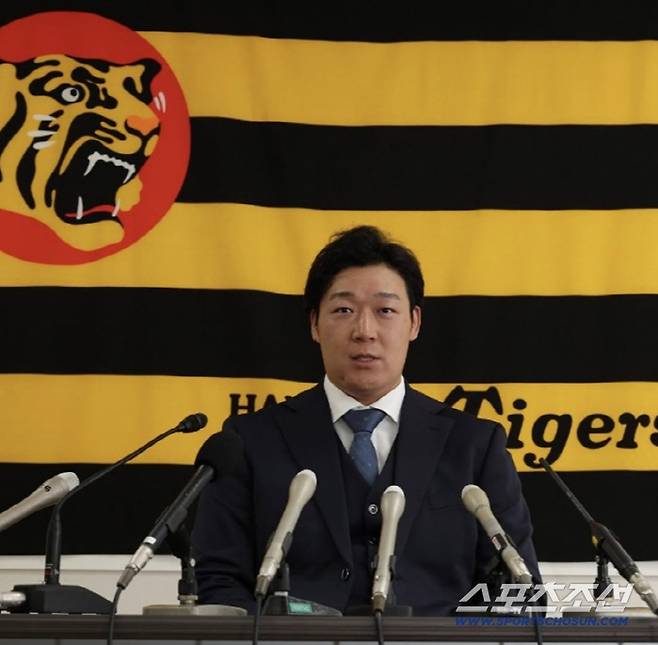 오야마는 지난겨울 한신과 5년-17억원에 FA 계약을 했다. 요미우리가 더 좋은 조건을 제시했으나 잔류를 결정했다. 사진캡처=한신 타이거즈 SNS