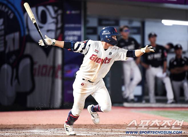 리드오프 박찬혁의 불꽃 3안타