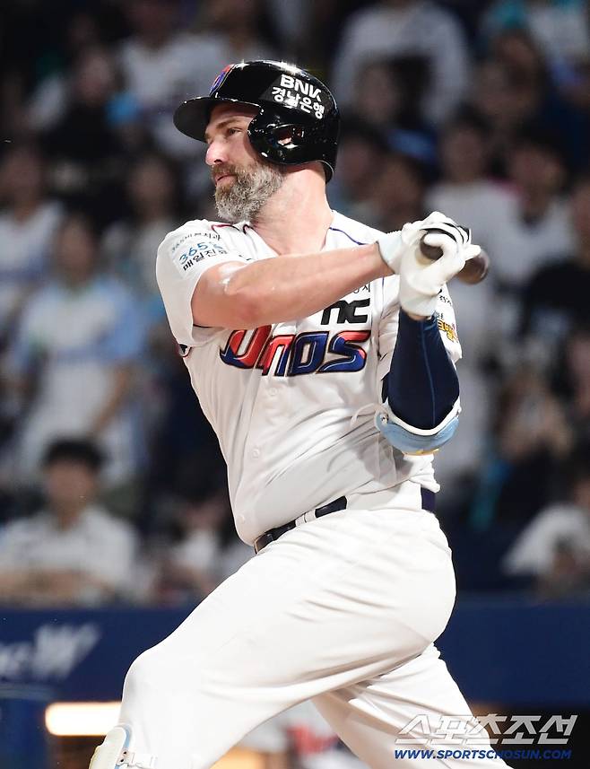15일 창원NC파크에서 열린 NC와 한화의 경기. 타격하고 있는 NC 데이비슨. 창원=송정헌 기자songs@sportschosun.com/2025.08.15/