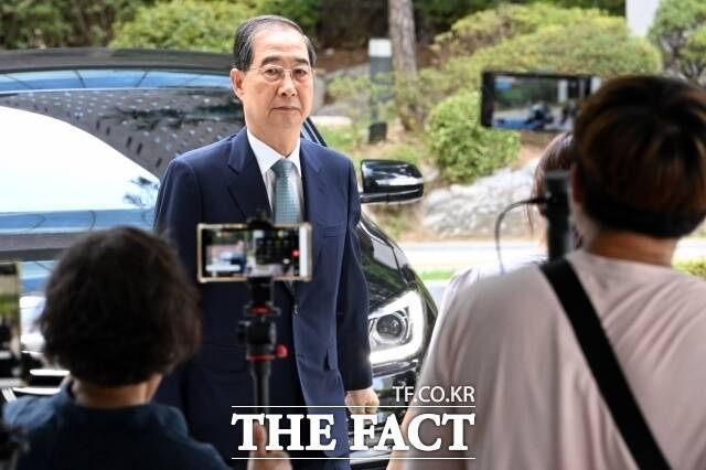 윤석열 전 대통령의 내란 행위에 가담했다는 의혹을 받는 한덕수 전 국무총리가 27일 구속 갈림길에 선다. /남윤호 기자