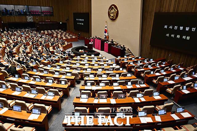 의사진행 발언하는 서미화 더불어민주당 의원.