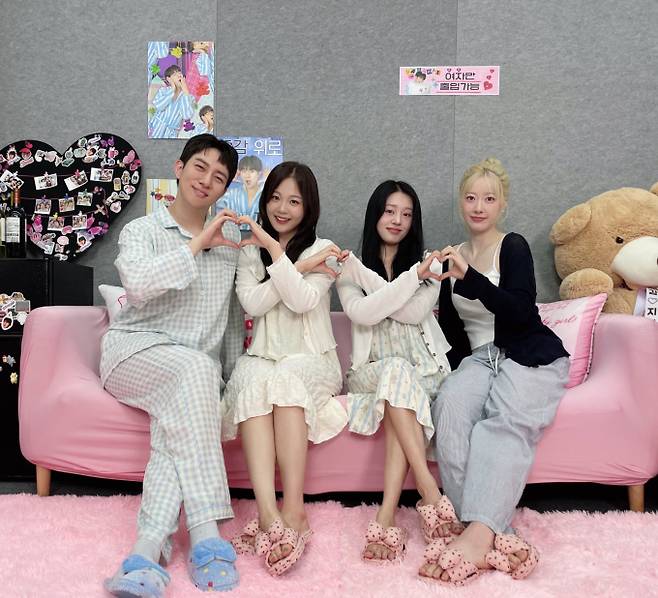 ‘모솔연애’ 지수X여명X민홍, ‘파자매파티’ 출격! (제공: 샌드박스네트워크)