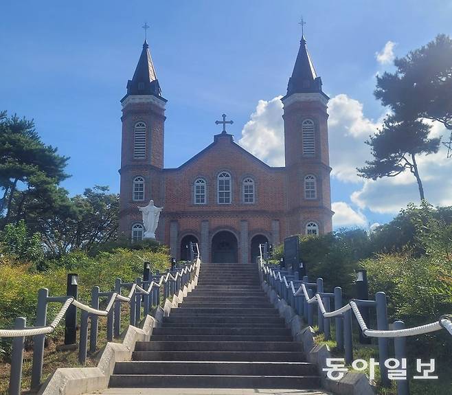 드라마 촬영지로도 유명한 당진 합덕성당. 당진=이진구 기자 sys1201@donga.com