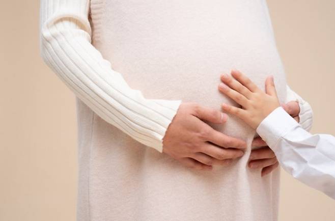 기후변화로 폭염 기간이 길어지면서 임신부와 태아의 건강에 심각한 위협이 되고 있다는 연구 결과가 나왔다. 사진=게티이미지