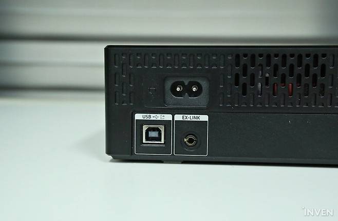 ▲ USB-B 단자 / EX-LINK 단자