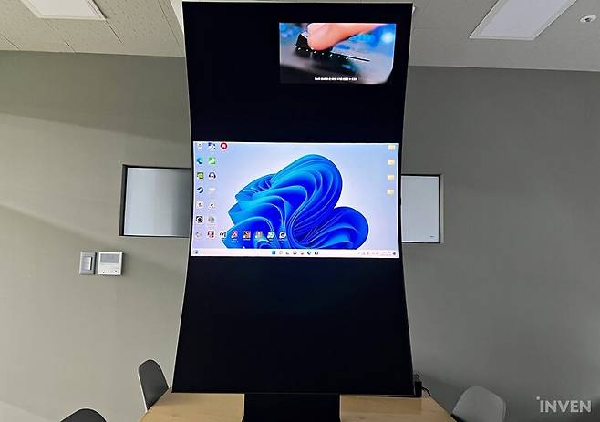 ▲ 뭔가 뒷 배경화면이 마음에 안 든다면