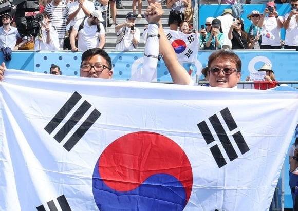 2024 파리올림픽 당시 김우진 선수와 박성수 감독 /사진=연합뉴스
