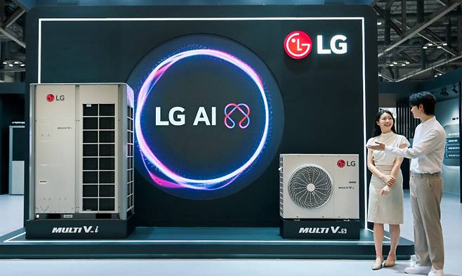 LG전자가 27일부터 29일까지 부산 벡스코에서 열리는 ‘2025 기후산업국제박람회’에 참가해 AI 기반 고효율 HVAC(냉난방공조) 솔루션을 대거 선보인다. LG전자 제공