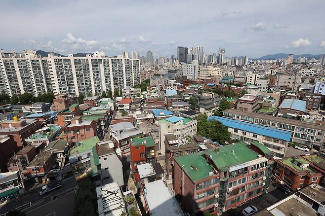 내년에 일몰 기한이 도래해 재연장 때문에 비상이 걸린 서울 광진구 자양7구역 전경. 한주형 기자