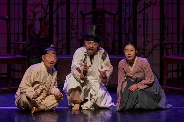 연극 ‘달이거나 달빛이거나’의 한 장면. 의정부문화재단 제공