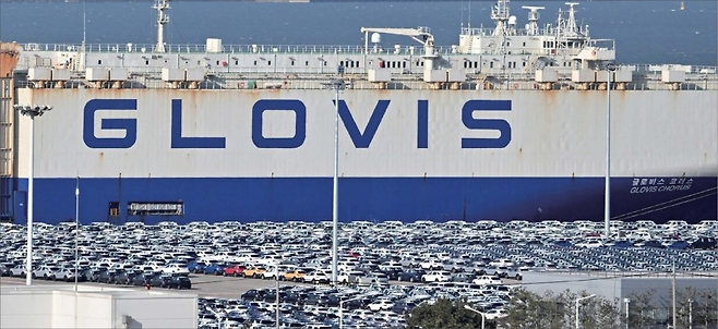 경기 평택항 내 수출전용부두에 선적을 기다리는 수출용 차량이 세워져 있다. [헤럴드경제DB]